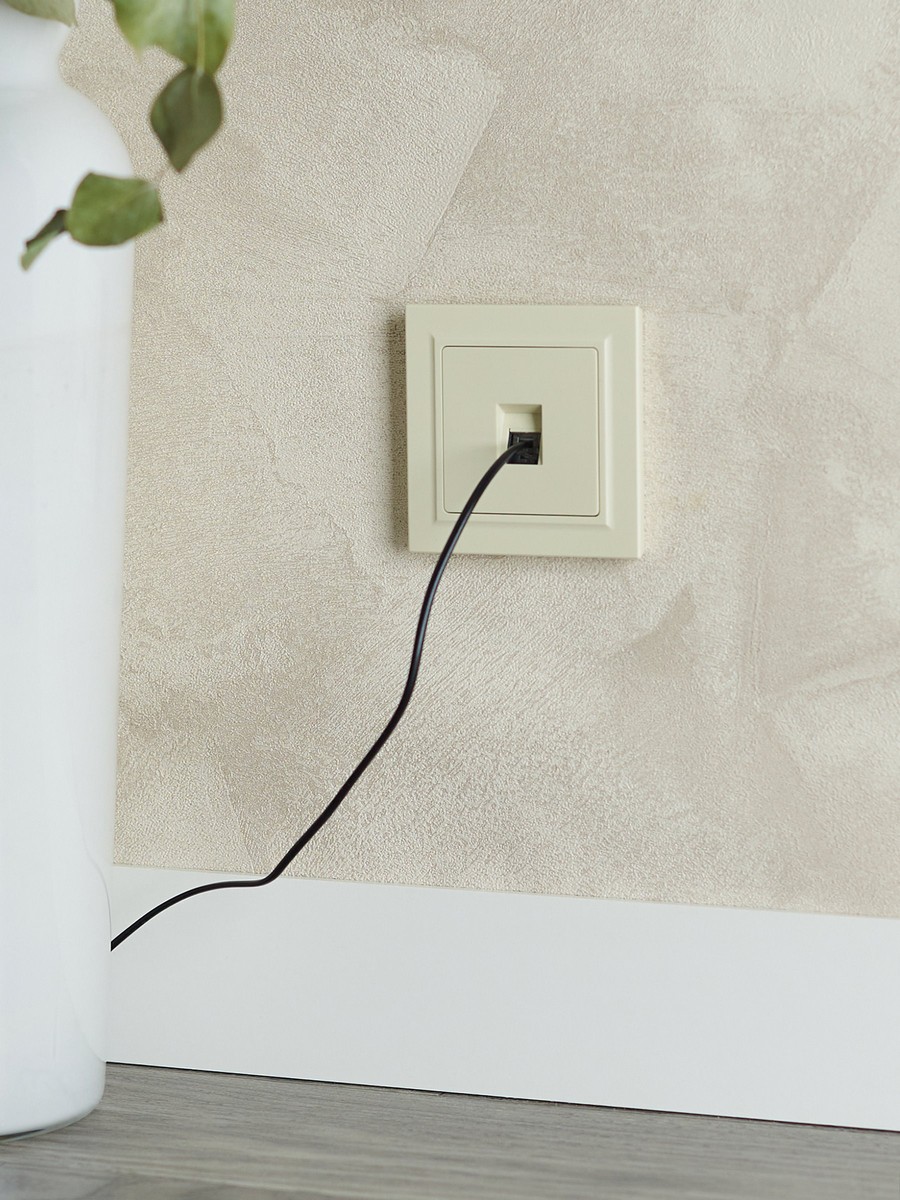Розетка IEK BRITE компьютерная RJ45 кат.5E РК10-БрКр бежевый BR-K10-1-K10