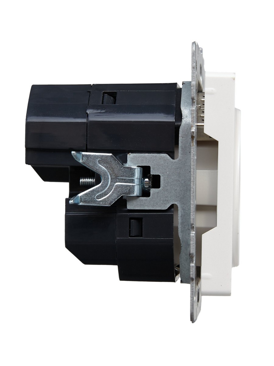 IEK Brite Жемчуг Розетка IEK BRITE с с/з и шторками 16А с USB A+A 3,1А РЮш10-2-БрЖ жемчужный BR-R14-16-U21-D31-K36