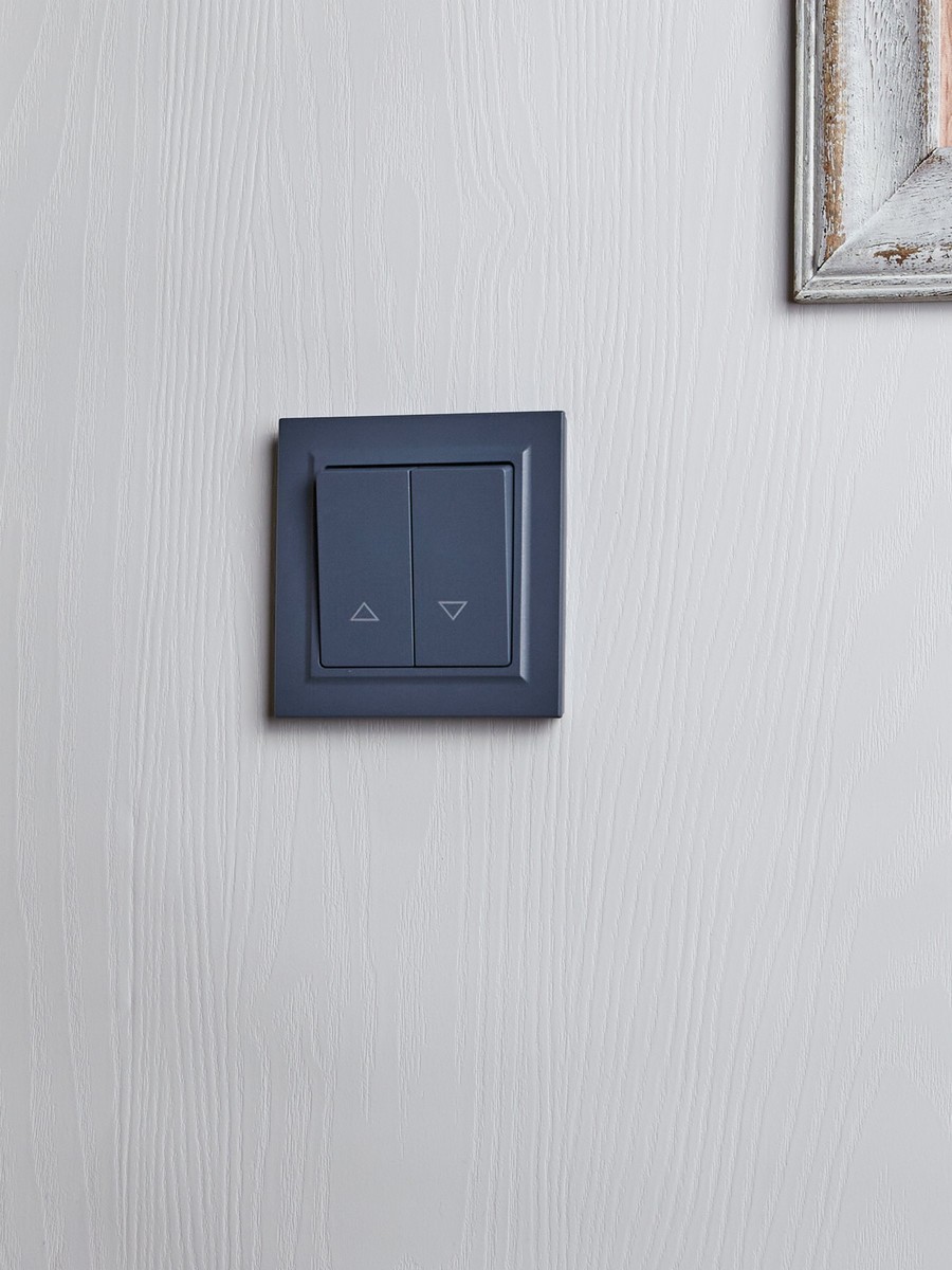 IEK Brite Маренго Выключатель IEK BRITE жалюзи 10А ВС10-1-5-БрМ маренго BR-V15-0-10-K35