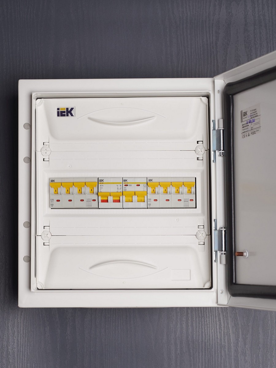 IEK Выключатель нагрузки IEK KARAT (мини-рубильник) ВН-32 2Р 32А MNV10-2-032 