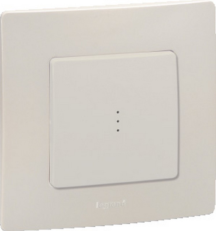 Переключатель Legrand Etika слоновая кость с подсветкой, 10А, авт. клем 672315
