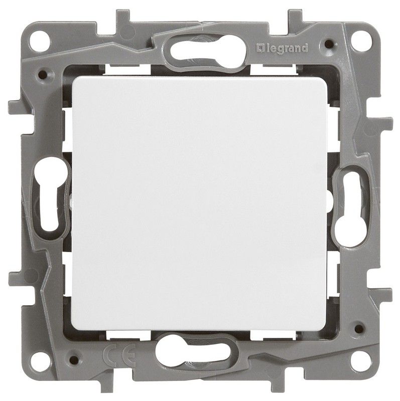 Legrand Etika Белый Выключатель Legrand Etika белый 1-клавишный 10А, винт. клем. 672201