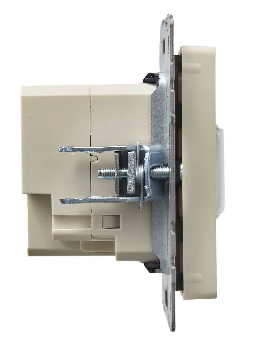 Датчик движения IEK BRITE BASE Бежевый ДС10-1-БрКр BR-MS10-N-150-05-K10