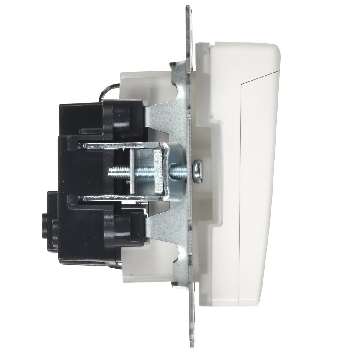 Розетка IEK BRITE с/з с шторками и крышкой 16А IP44 РСбш10-3-44-БрБ белый BR-R16-16-44-K01