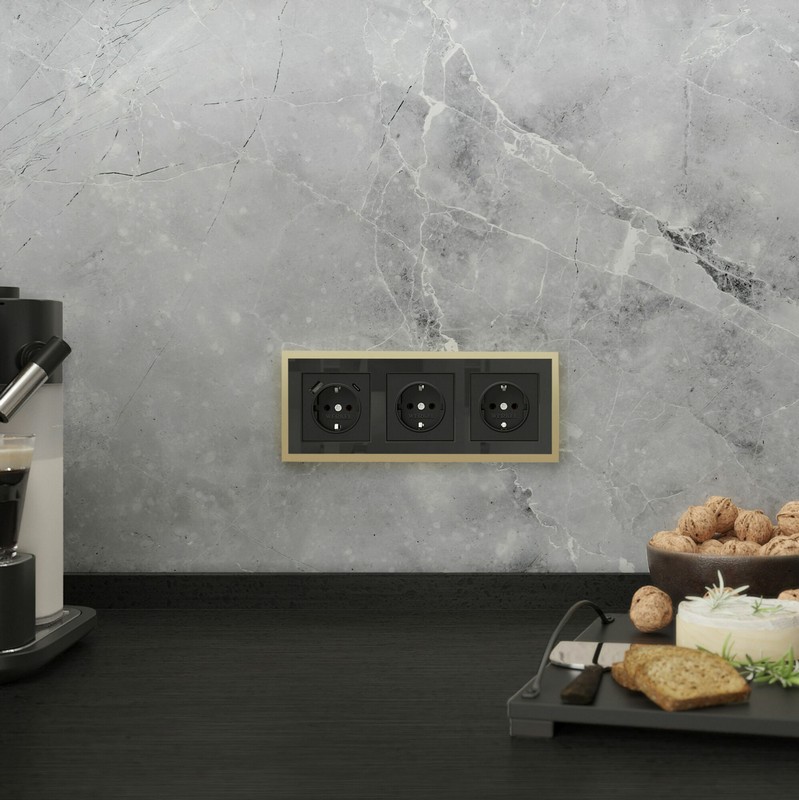 Рамки Werkel Baguette Рамка Werkel на 3 поста Baguette (черный/латунь) W0032852