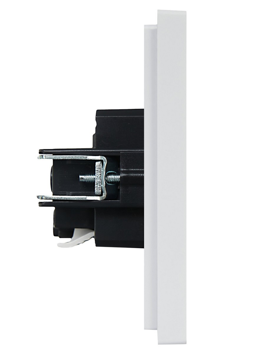 IEK FORTE&PIANO Белый Розетка IEK FORTE&PIANO Белый с/з безвинтовое крепление 16А FP214