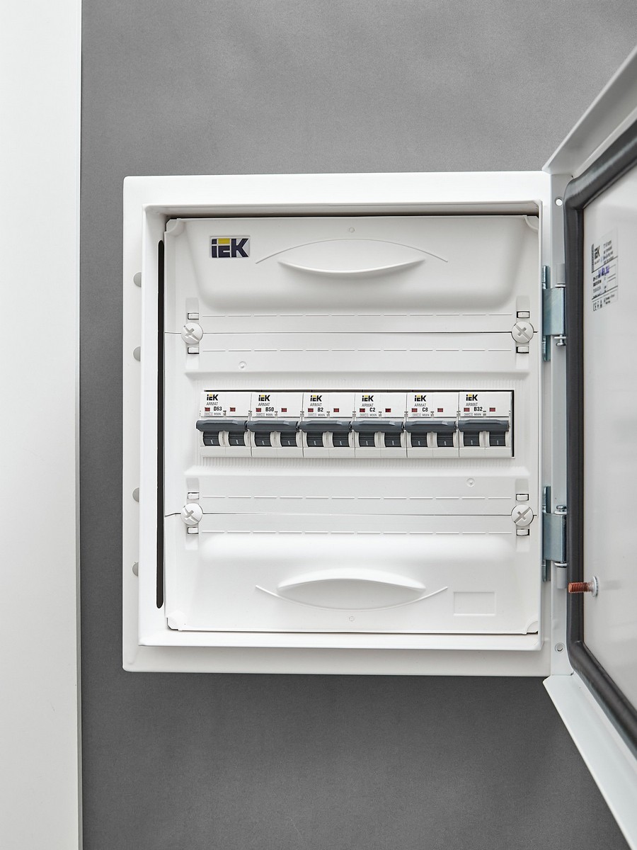 Автоматический выключатель IEK ARMAT M06N 2P C 2А AR-M06N-2-C002