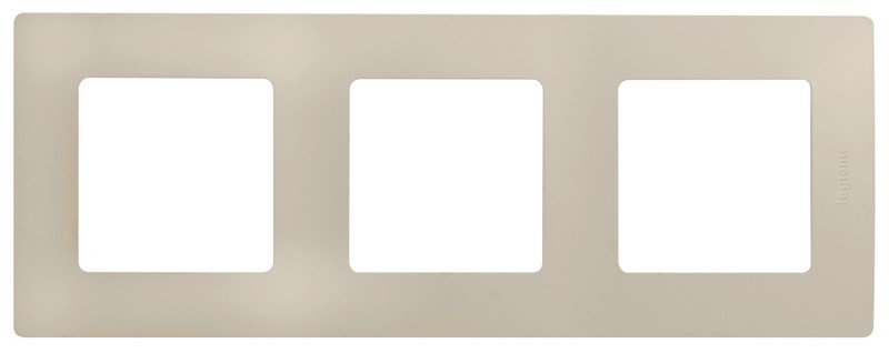Рамка Legrand Etika слоновая кость 3-ая 672513