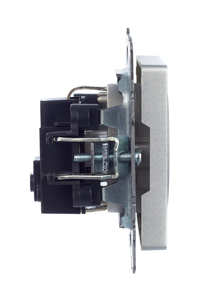 IEK Brite Алюминий Розетка IEK BRITE с/з без шторок 16А РС11-1-0-БрА алюминий BR-R11-16-K47