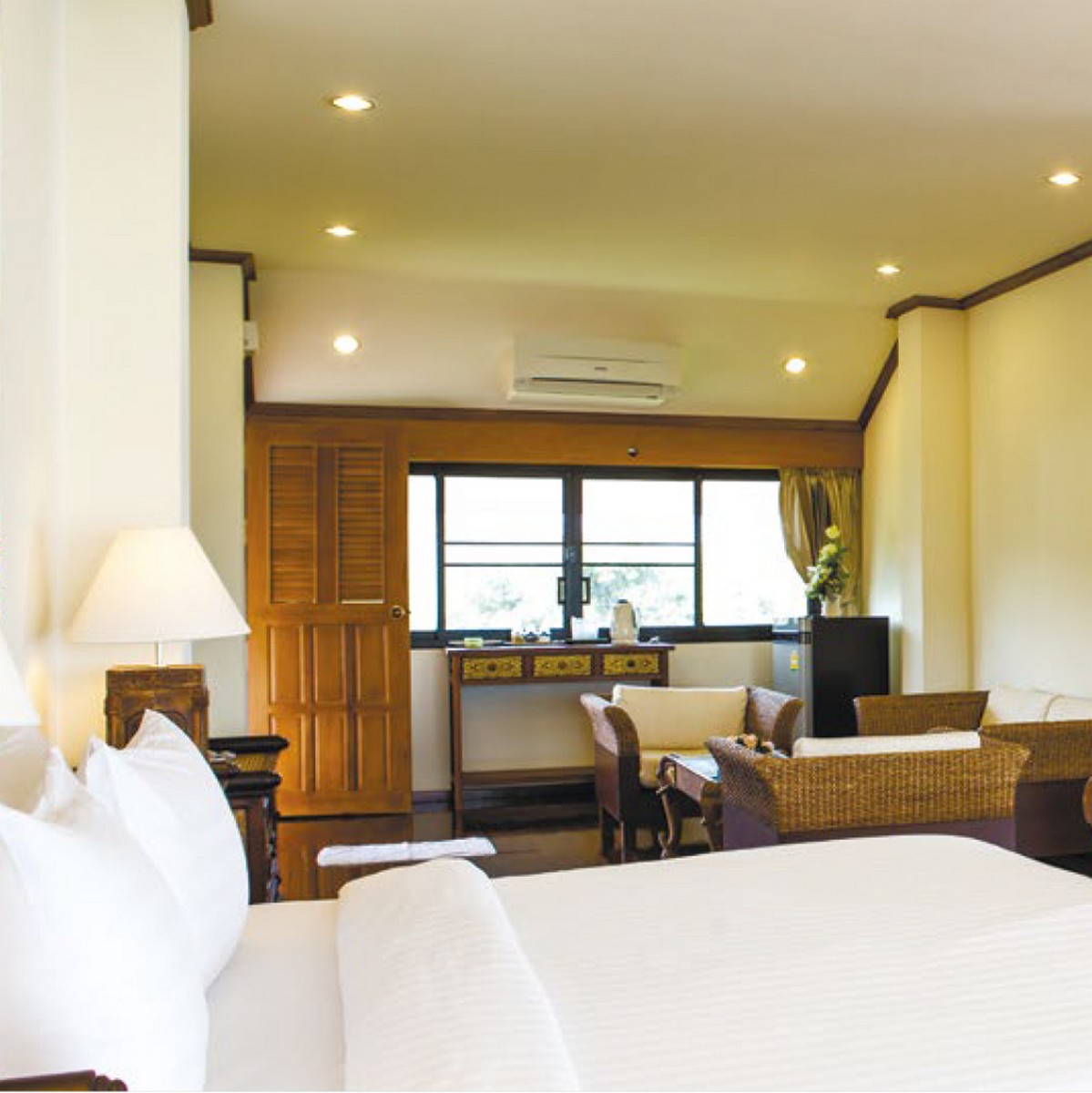 Встраиваемые светодиодные светильники Светильник встраиваемый Feron GS-M388 потолочный MR16 G5.3 белый 28888 