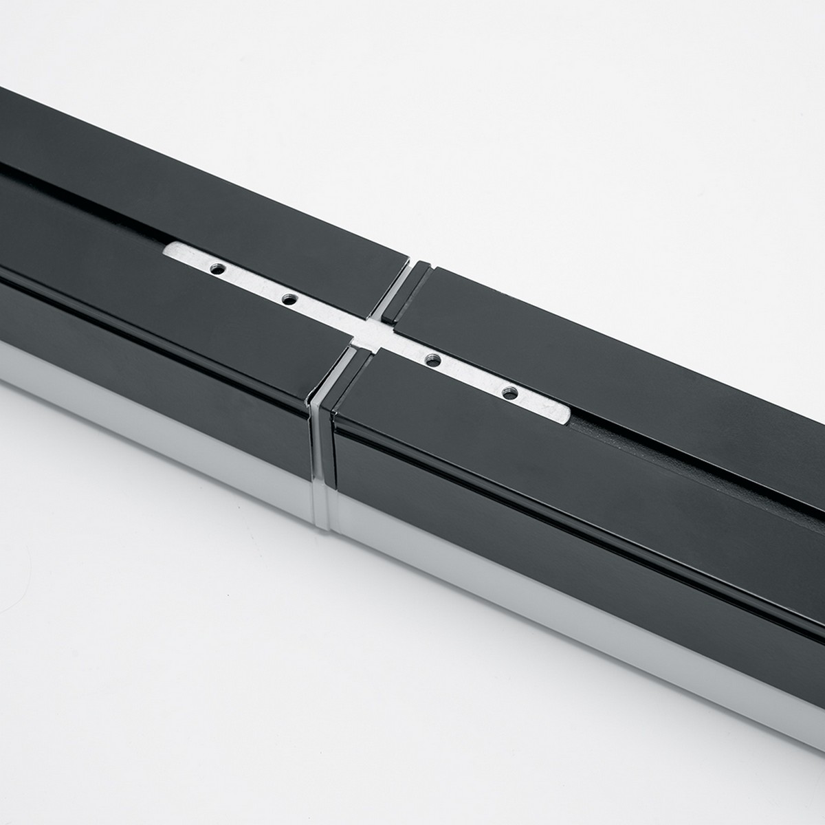 Линейные светодиодные светильники Светильник светодиодный линейный Feron AL4020 IP20 24W 6500K матовый черный 1180*50*55мм серия MattLine 51429 