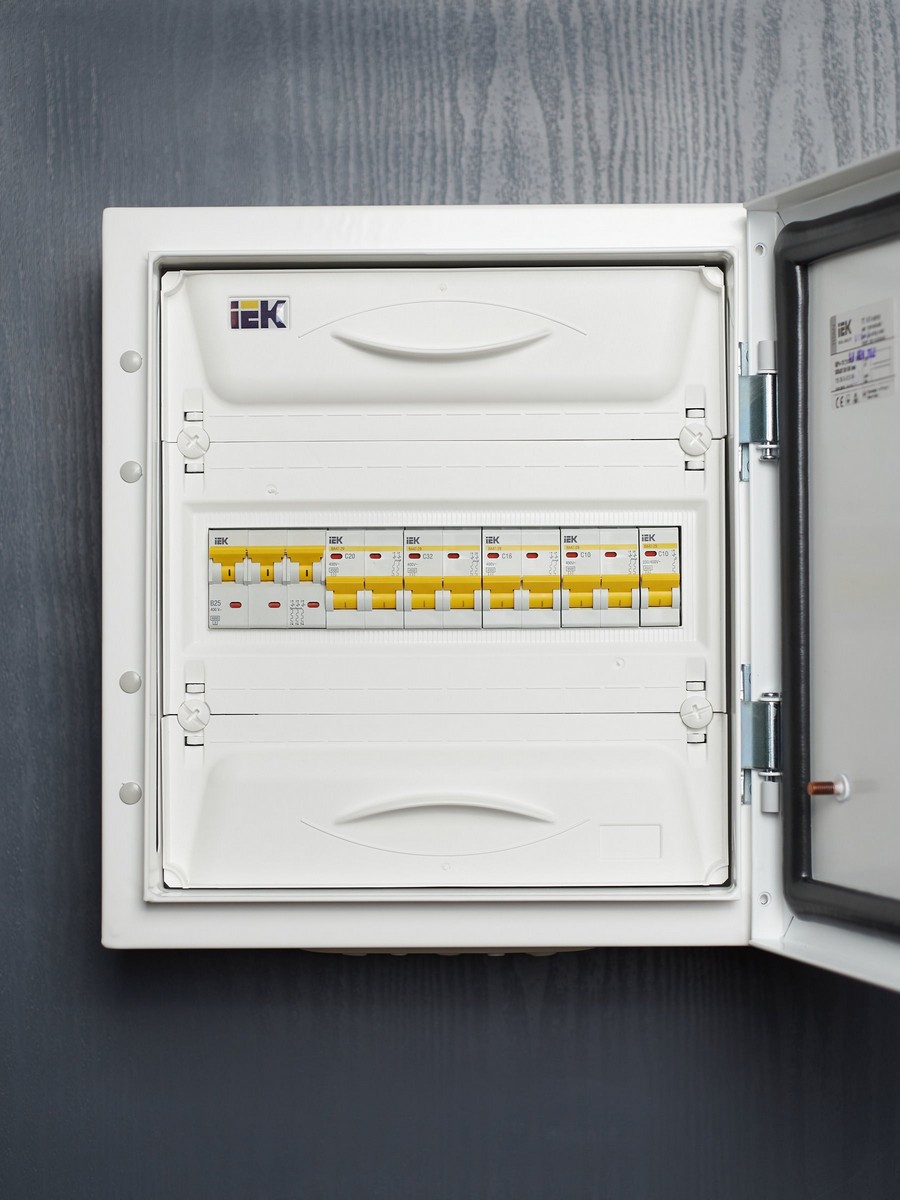 Автоматический выключатель IEK KARAT ВА47-29 2Р 10А 4,5кА х-ка С MVA20-2-010-C