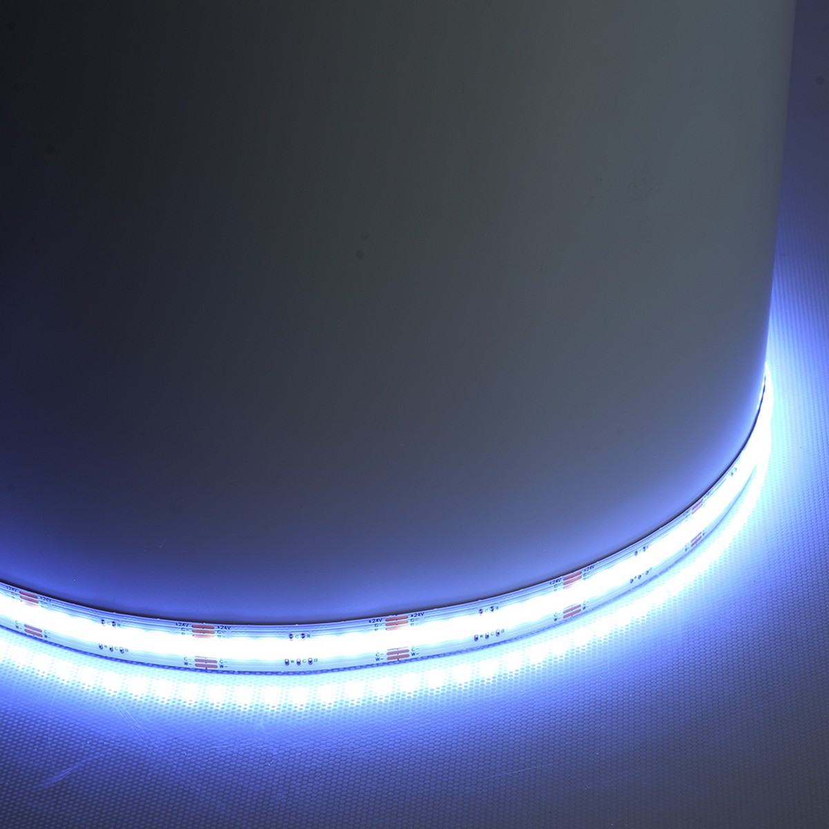 Лента светодиодная Feron COB RGBW-MIX 5 в 1 840SMD 22Вт/м 24V 5000*12*1.8 мм RGB+2300К+6500K IP20 LS538 FERON 53337