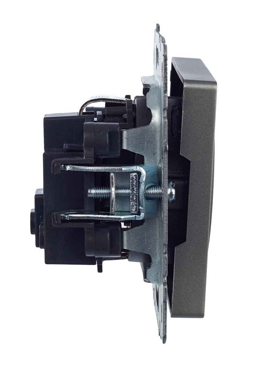Розетка IEK BRITE с/з с шторками 16А РС14-1-0-БрС сталь BR-R14-16-K46
