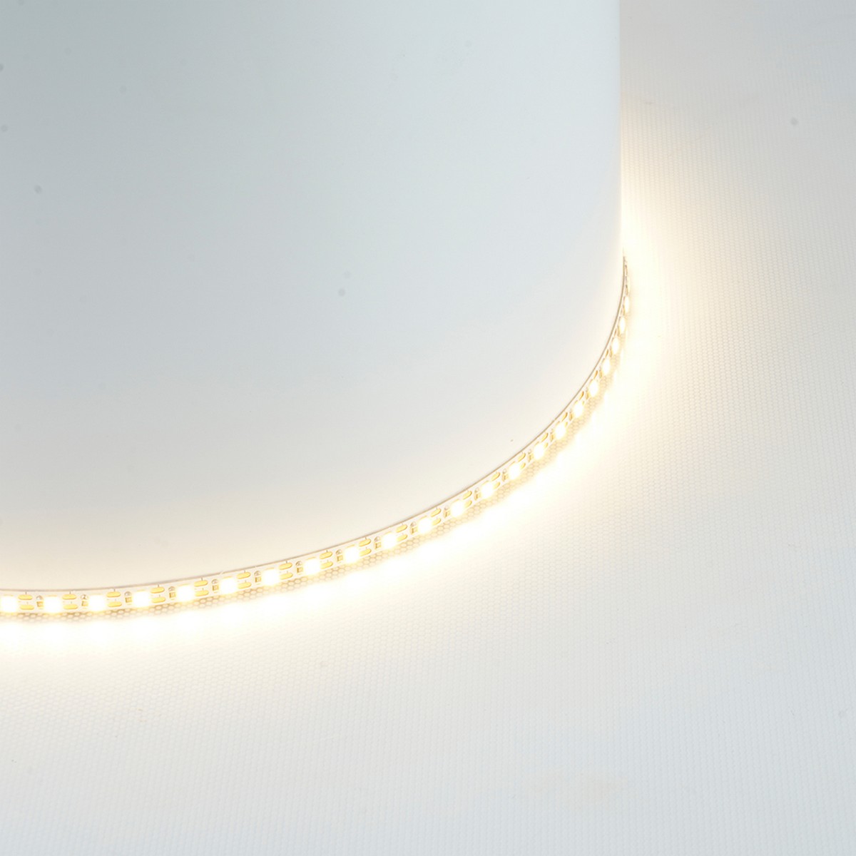 Лента светодиодная Feron LS505 120SMD(2835)/м 11Вт/м 24V 5000*5*1.5мм 3000K Ширина - 5 мм 53054