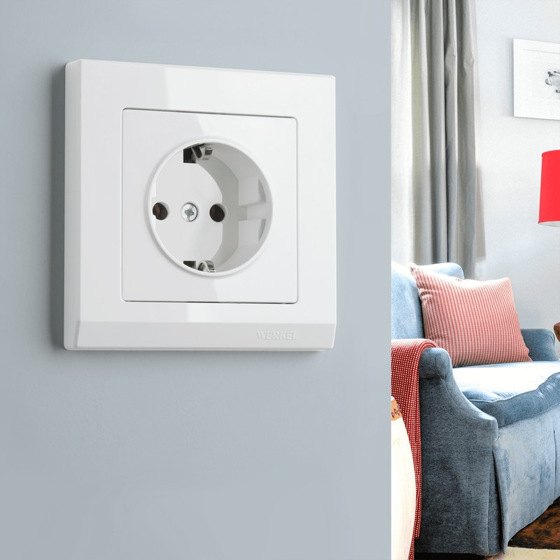 Werkel Белый механизмы Розетка с заземлением Werkel W1171001 белая IP20