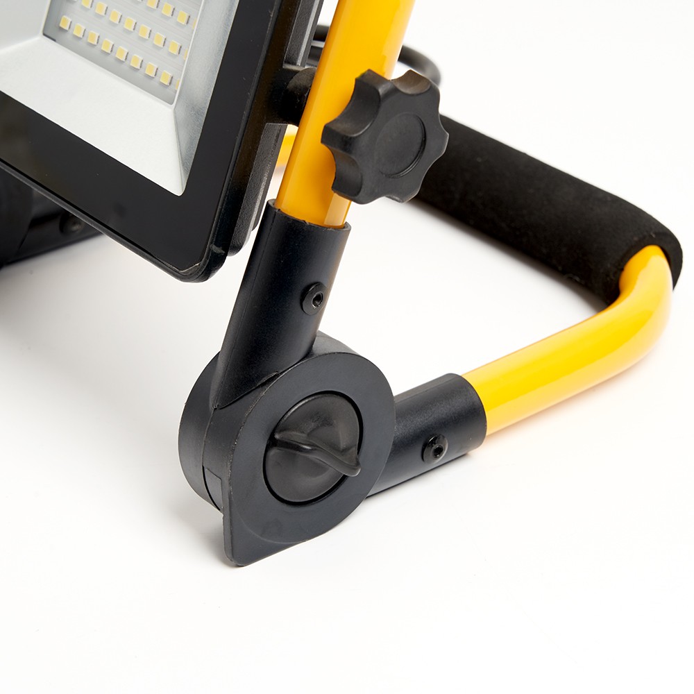 Прожекторы светодиодные Светодиодный прожектор Feron LL-512 переносной 30W 6400K IP65 29746 