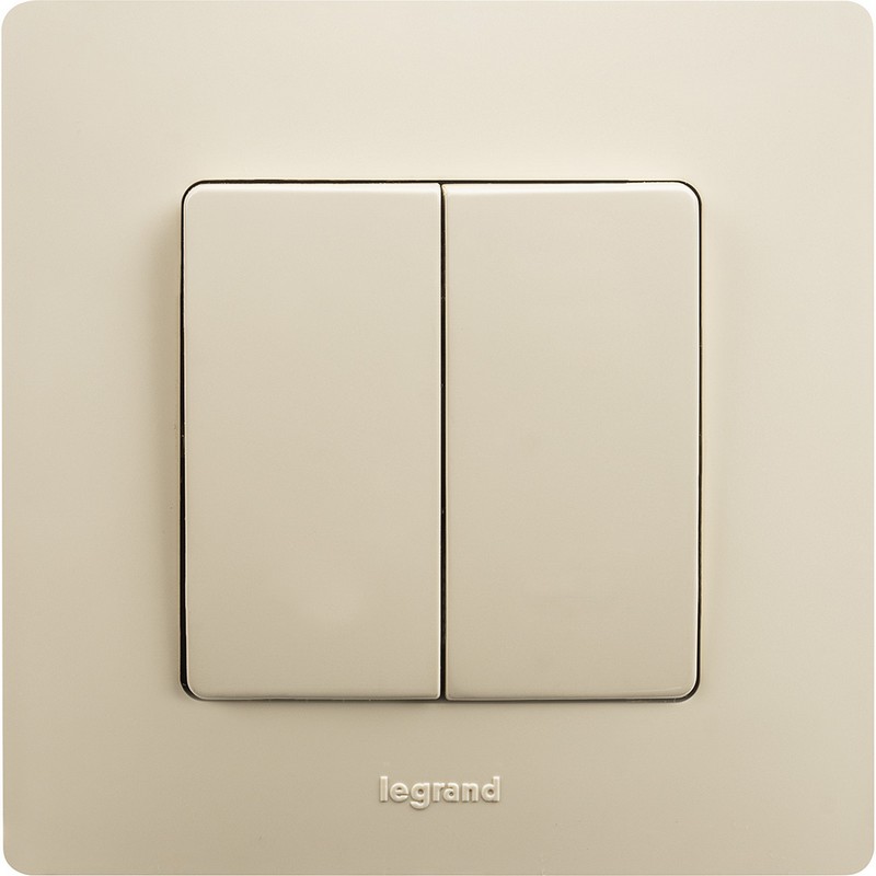 Выключатель Legrand Etika слоновая кость 2-х клавишный, 10А, винт. клем. 672302