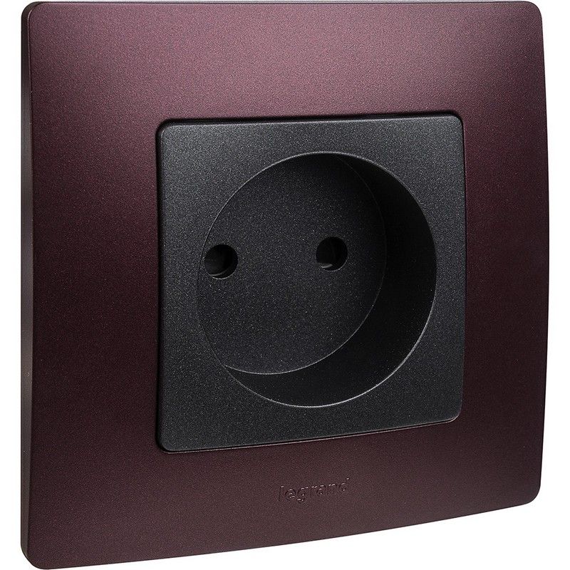 Legrand Etika Антрацит Розетка электрическая Legrand Etika антрацит б/з со шторками, винт. клем. 672634