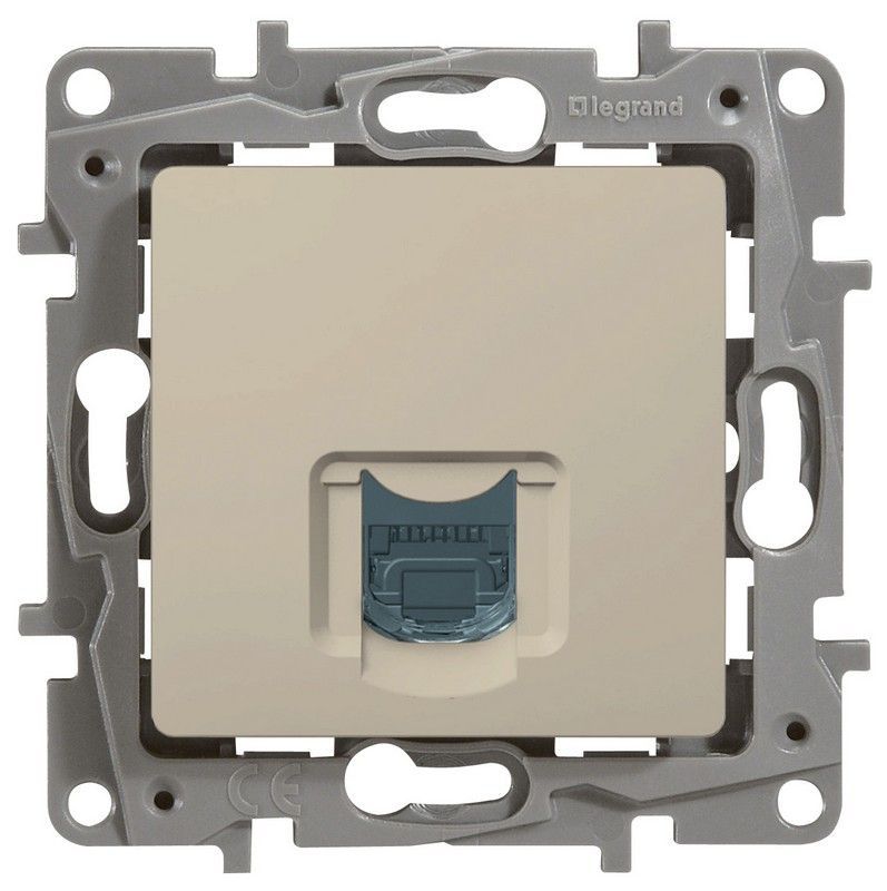 Legrand Etika Слоновая кость Розетка компьютерная Legrand Etika слоновая кость (RJ45) 5 кат. UTP 672341