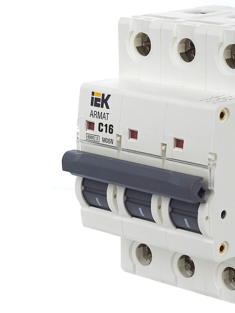 3 полюсные (трехполюсные) Автоматический выключатель IEK ARMAT M06N 3P C 16А AR-M06N-3-C016 