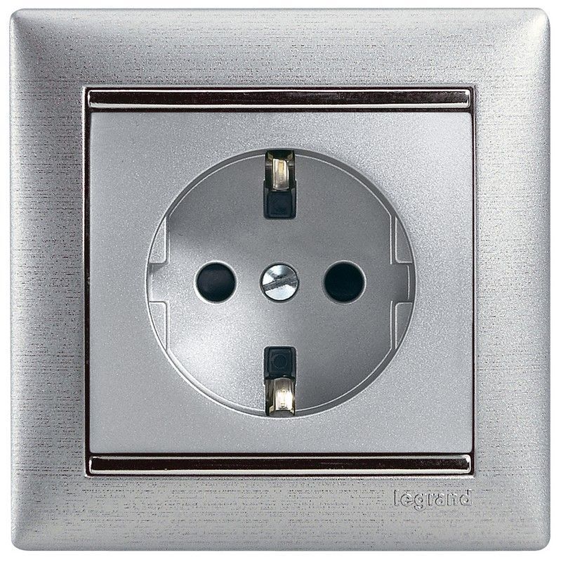 Legrand Valena Classic Алюминий Розетка Legrand Valena Алюминий 1-ая с/з 770120
