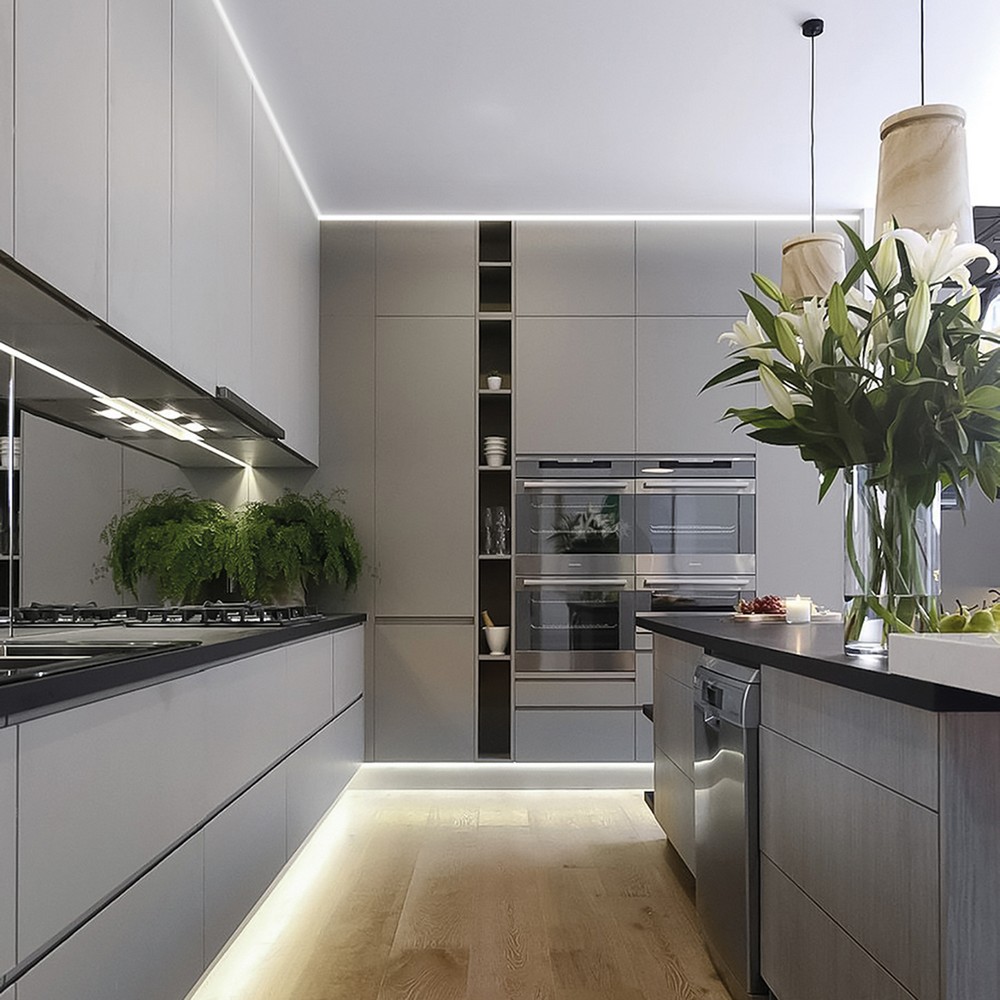 Светодиодная лента белая нейтральная Лента светодиодная Feron LS604 60SMD(2835)/м 4.8Вт/м 12V 4000К IP65 5 метров 48219 