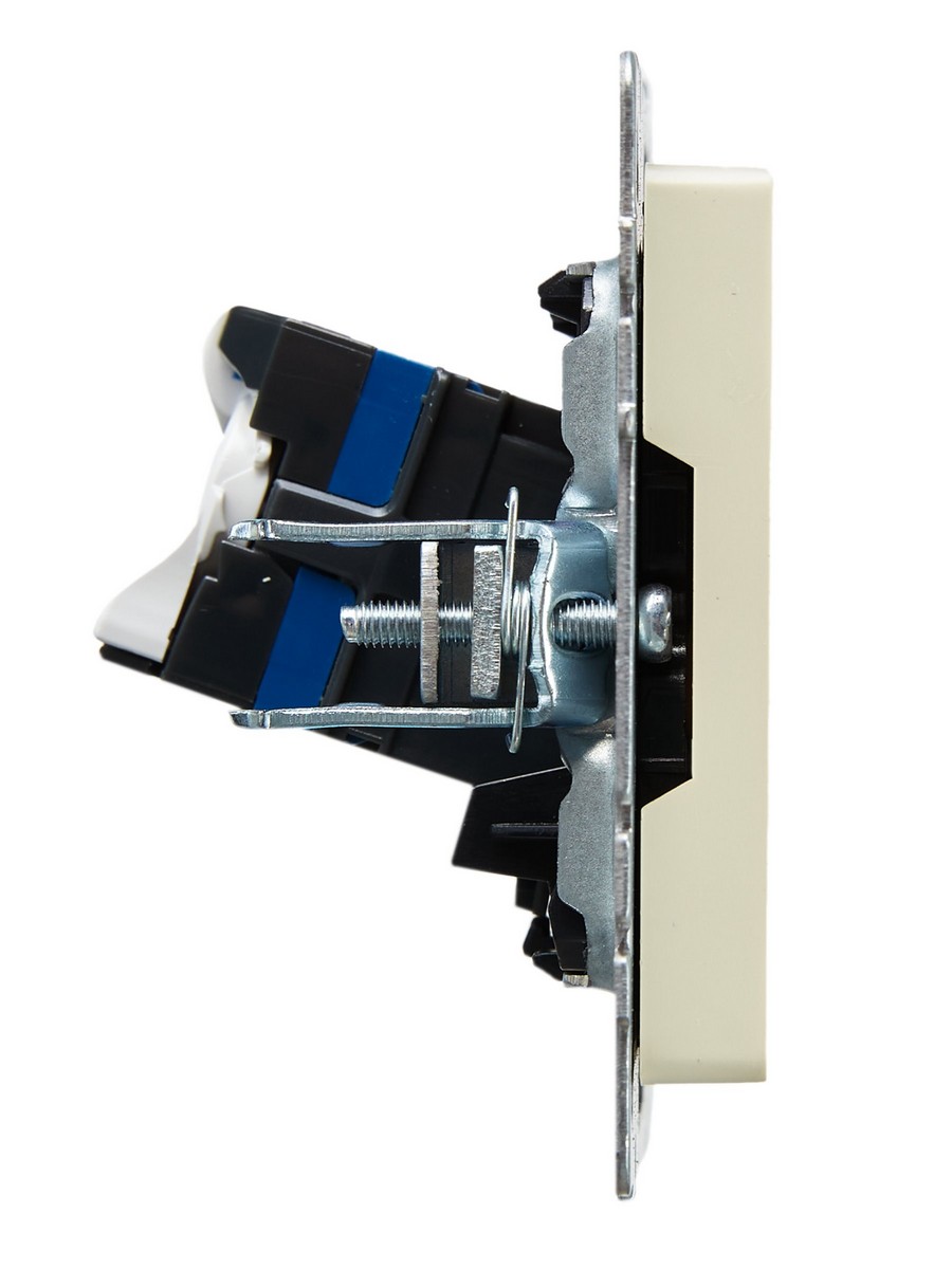 Розетка компьютерная IEK BRITE BASE Бежевый RJ45 кат.6 РК11-БрКр BR-K10-2-K10