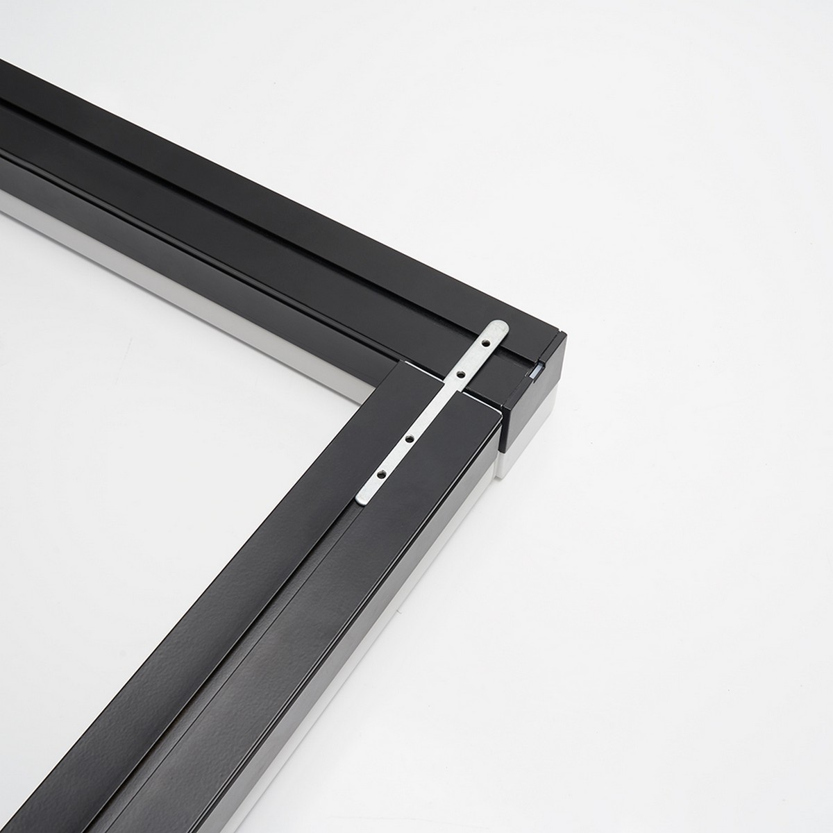 Линейные светодиодные светильники Светильник светодиодный линейный Feron AL4020 IP20 24W 6500K матовый черный 1180*50*55мм серия MattLine 51429 