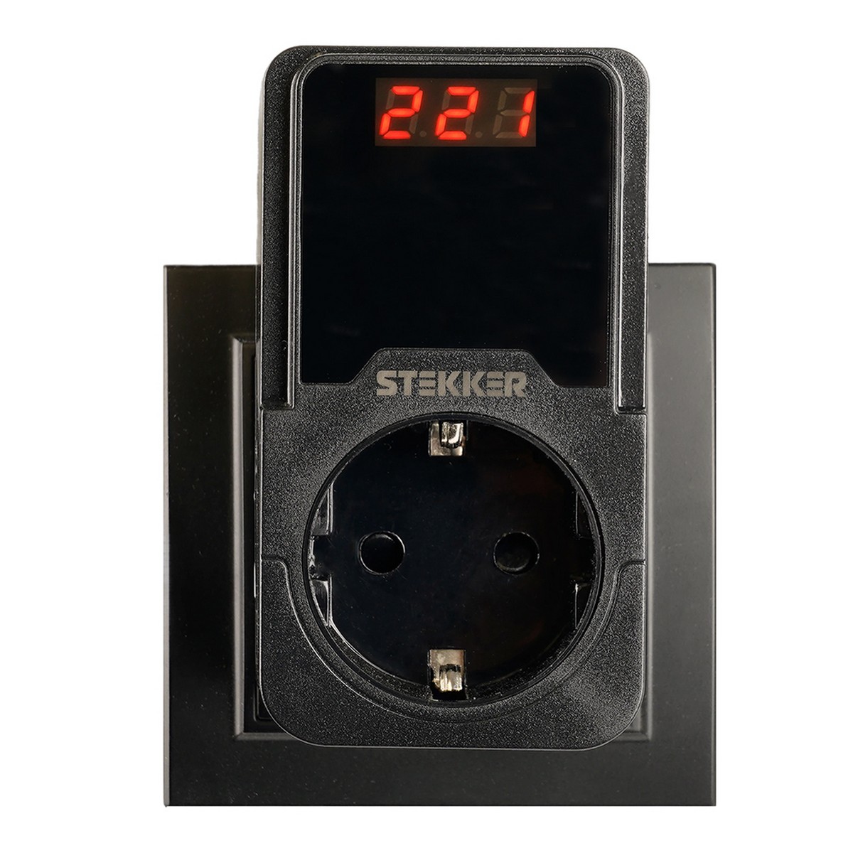 Реле напряжения для розетки регулируемое STEKKER VPR-200B черный 50690
