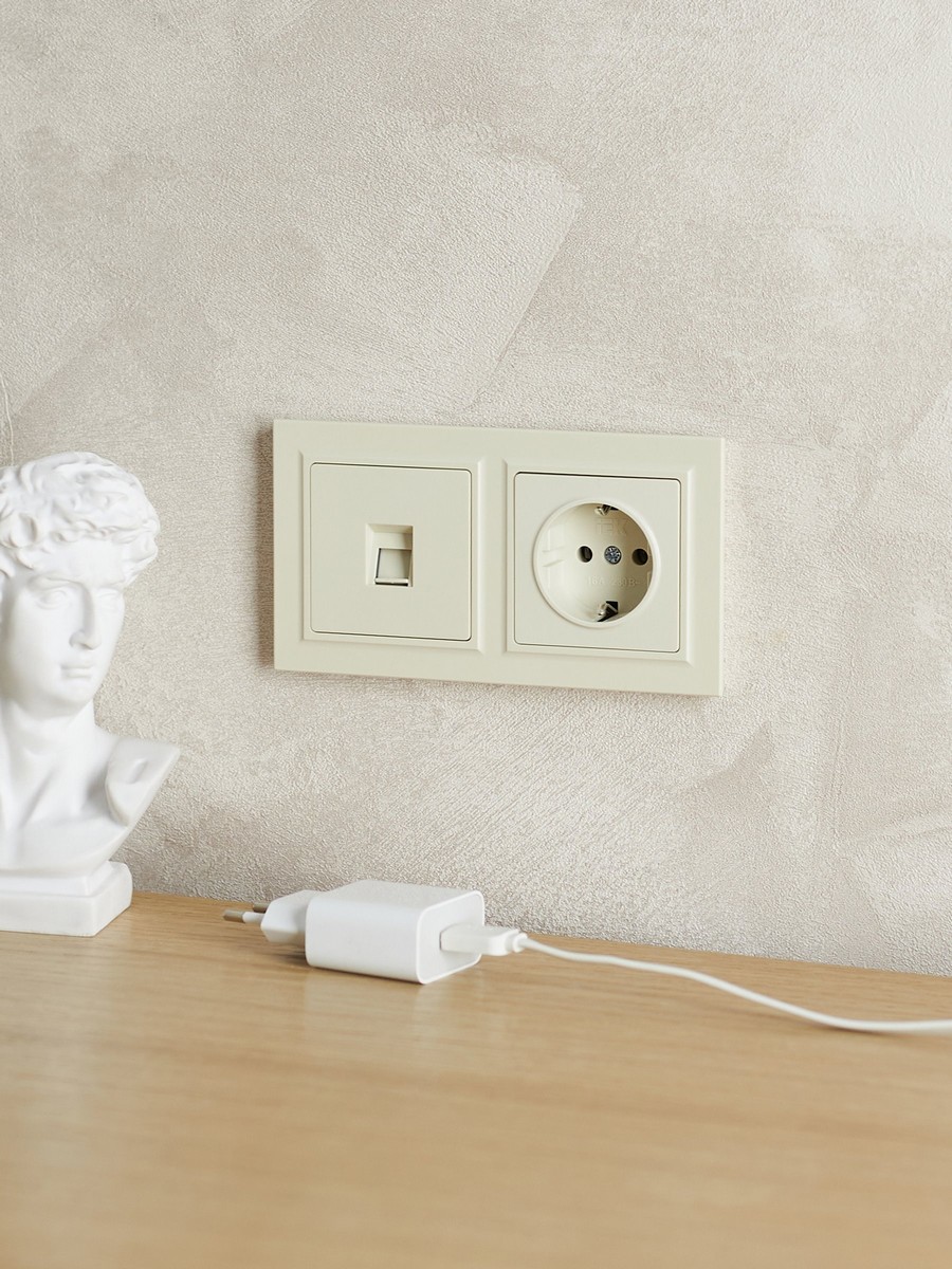 IEK Brite Рамки Рамка IEK BRITE 2-местная РУ-2-БрКр бежевый BR-M22-K10