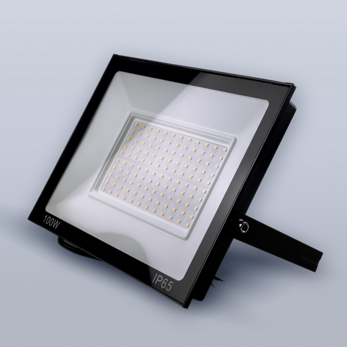 Прожекторы светодиодные Светодиодный прожектор ELEGANZ тонкий LUX 100W нейтральный 4500К 220V 1217 