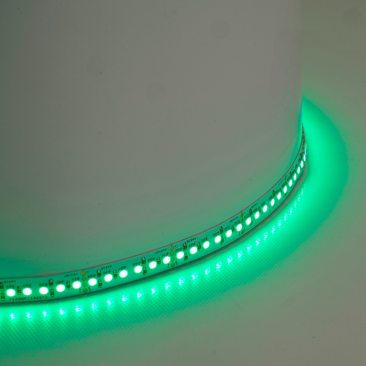 Светодиодная лента RGB Лента светодиодная Feron LS502 180SMD(5050)/м 16Вт/м 24V IP20 RGB 5 метров 51824 