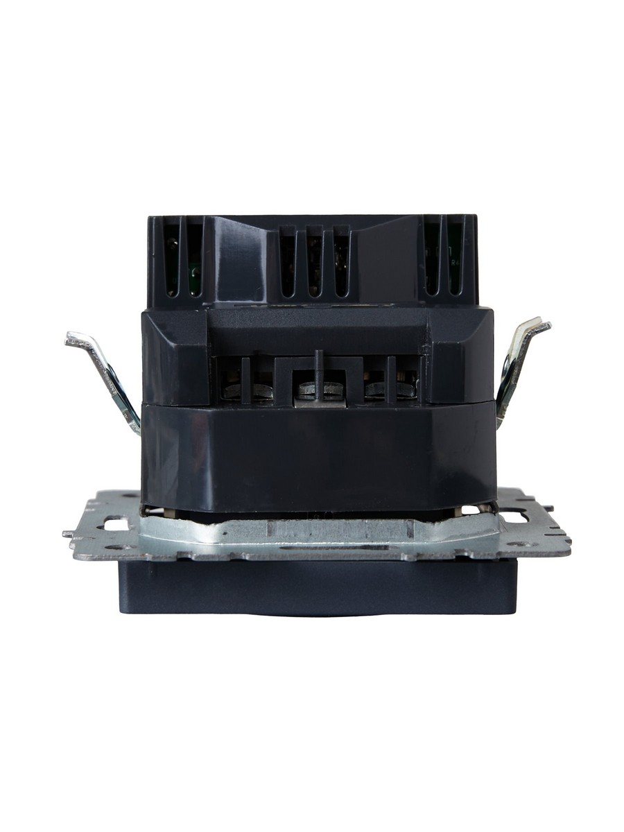 Розетка IEK BRITE с с/з и шторками 16А с USB A+A 3,1А РЮш10-2-БрМ маренго BR-R14-16-U21-D31-K35