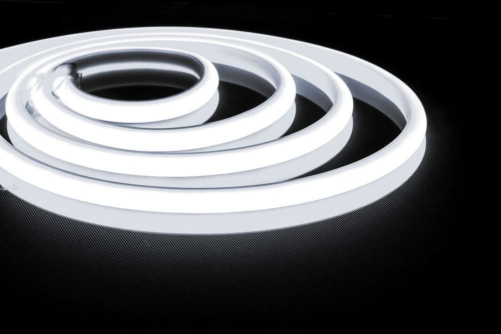 Светодиодная лента белая холодная Термостойкая светодиодная неоновая лента Feron LS651 180SMD(2835)/м 14.4 Вт/м 12V 6500K IP68 5 метров 32107 