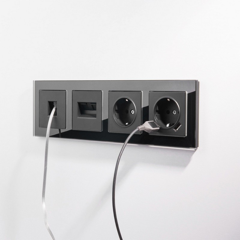 Рамки Werkel Favorit Рамка Werkel Favorit на 4 поста черный) W0041108