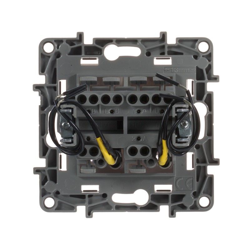 Legrand Etika Слоновая кость Переключатель Legrand Etika слоновая кость 2-клавишный с подсветкой, 10А, авт. клем 672316