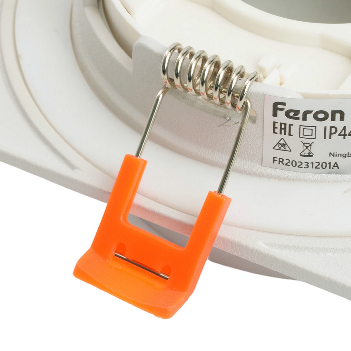 Встраиваемые светодиодные светильники Светильник встраиваемый Feron DL505 потолочный GX53 белый квадрат IP44 51103 