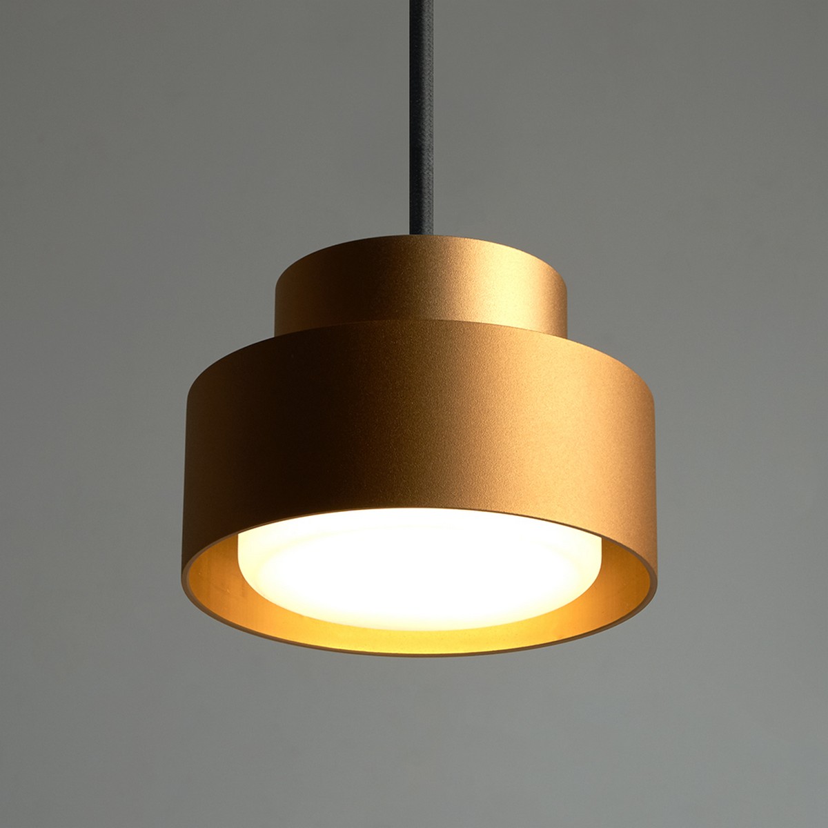 Светильник подвесной Feron HL3678 Barrel AURA levitation GX53 золото 48411