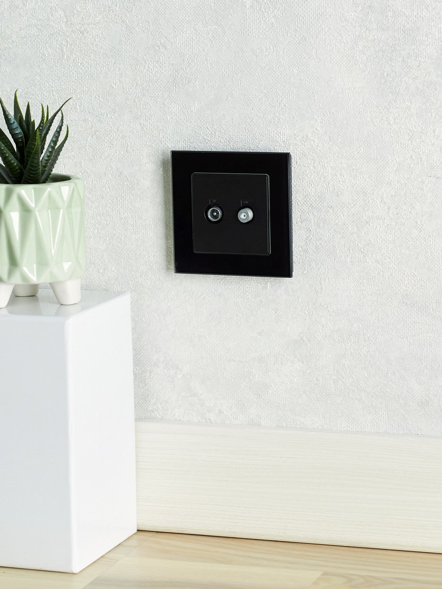 IEK Brite Черный Розетка IEK BRITE двойная TV+SAT РТВ/РСп12-БрЧ черный BR-AF20-O-K02