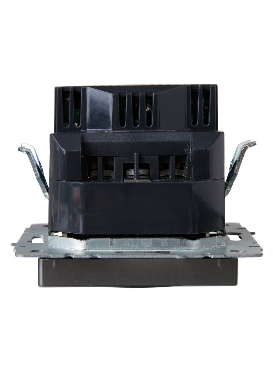 Розетка IEK BRITE с с/з и шторками 16А с USB A+C 18Вт РЮш11-1-БрС сталь BR-R14-16-U22-018-K46