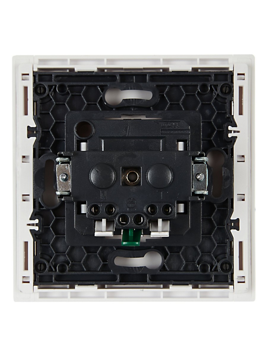 IEK FORTE&PIANO Белый Розетка IEK FORTE&PIANO Белый с/з безвинтовое крепление 16А FP214