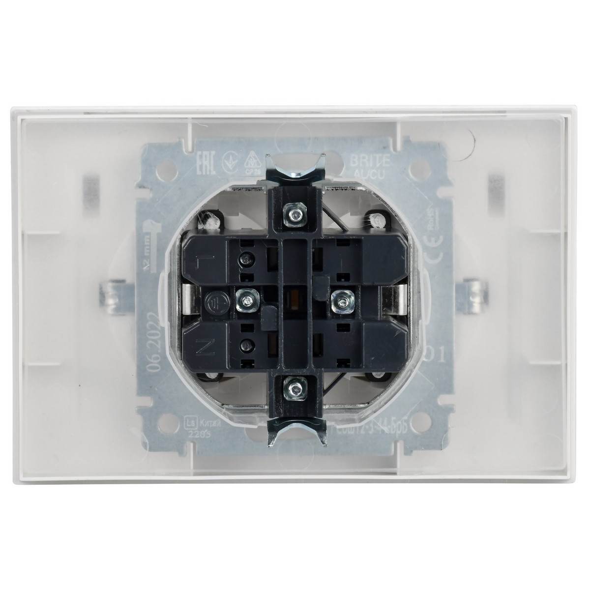 Розетка IEK BRITE 2-ая с/з с шторками и крышкой 16А в сборе IP44 РСбш12-3-44-БрБ белый BR-R26-16-44-