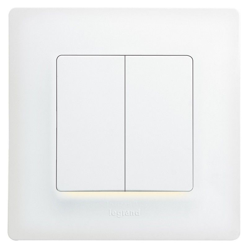 Legrand Etika Белый Выключатель Legrand Etika белый 2-х клавишный с подсветкой, 10А, винт. клем. 672204