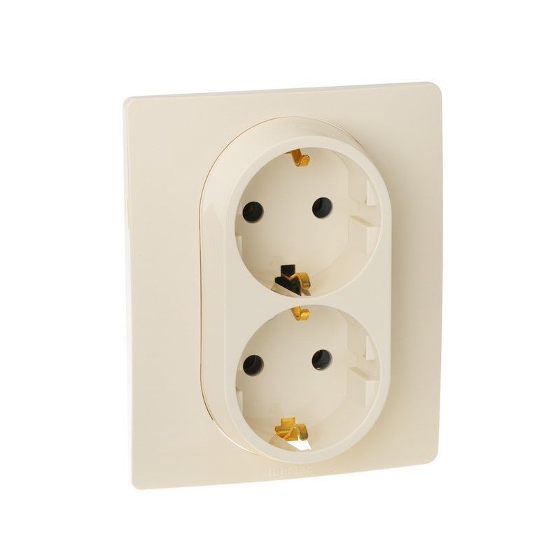 Legrand Etika Слоновая кость Розетка Legrand Etika слоновая кость 2-ая с/з, винты 672323