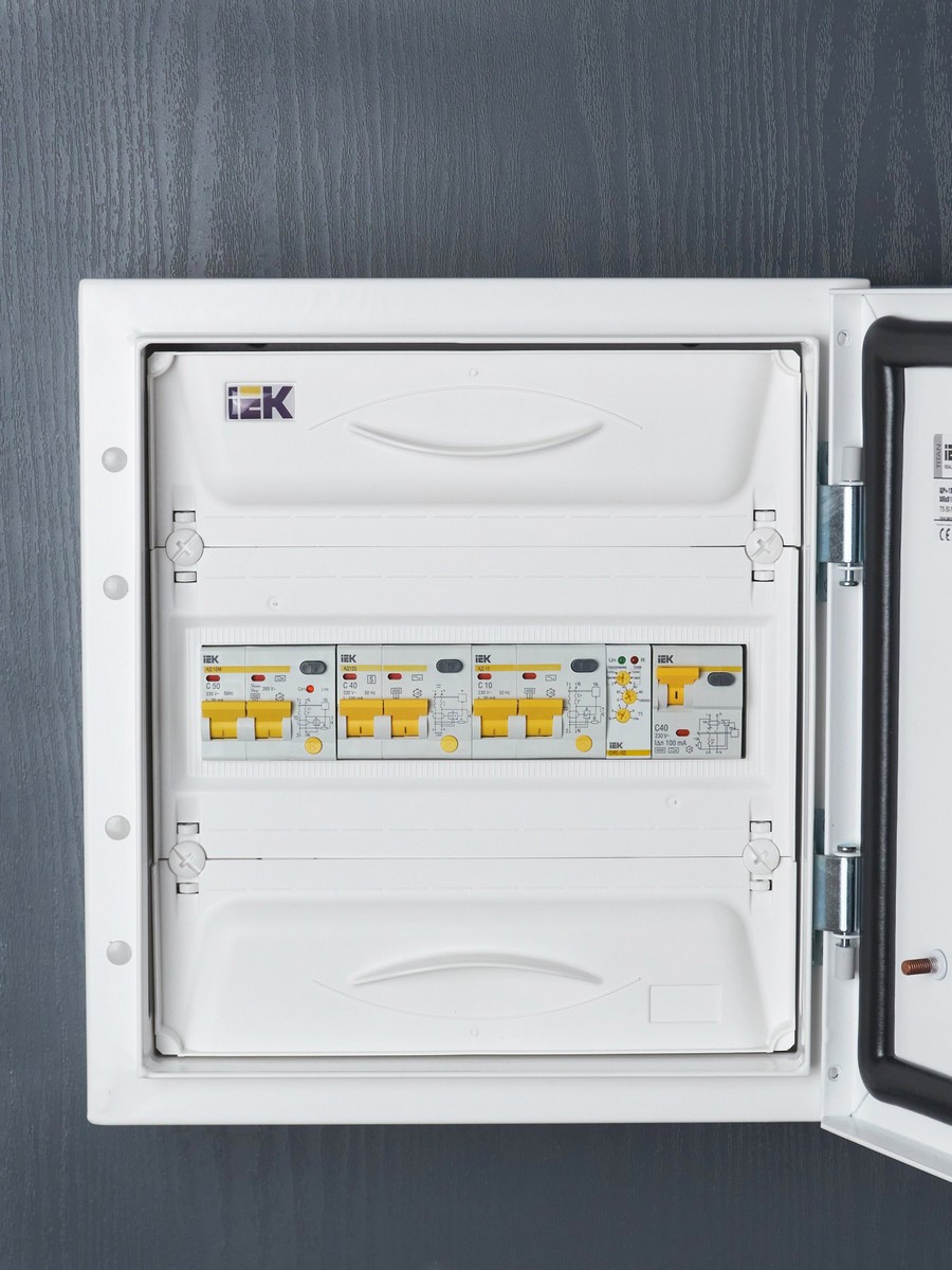 Автоматический выключатель дифференциального тока IEK KARAT 32 C40 100мА MAD22-5-040-C-100