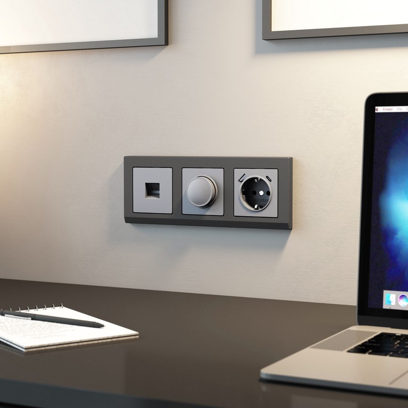 Werkel Серебряный матовый Розетка Werkel с заземлением, шторками и USB тип A+C  (серебряный матовый) W1171765