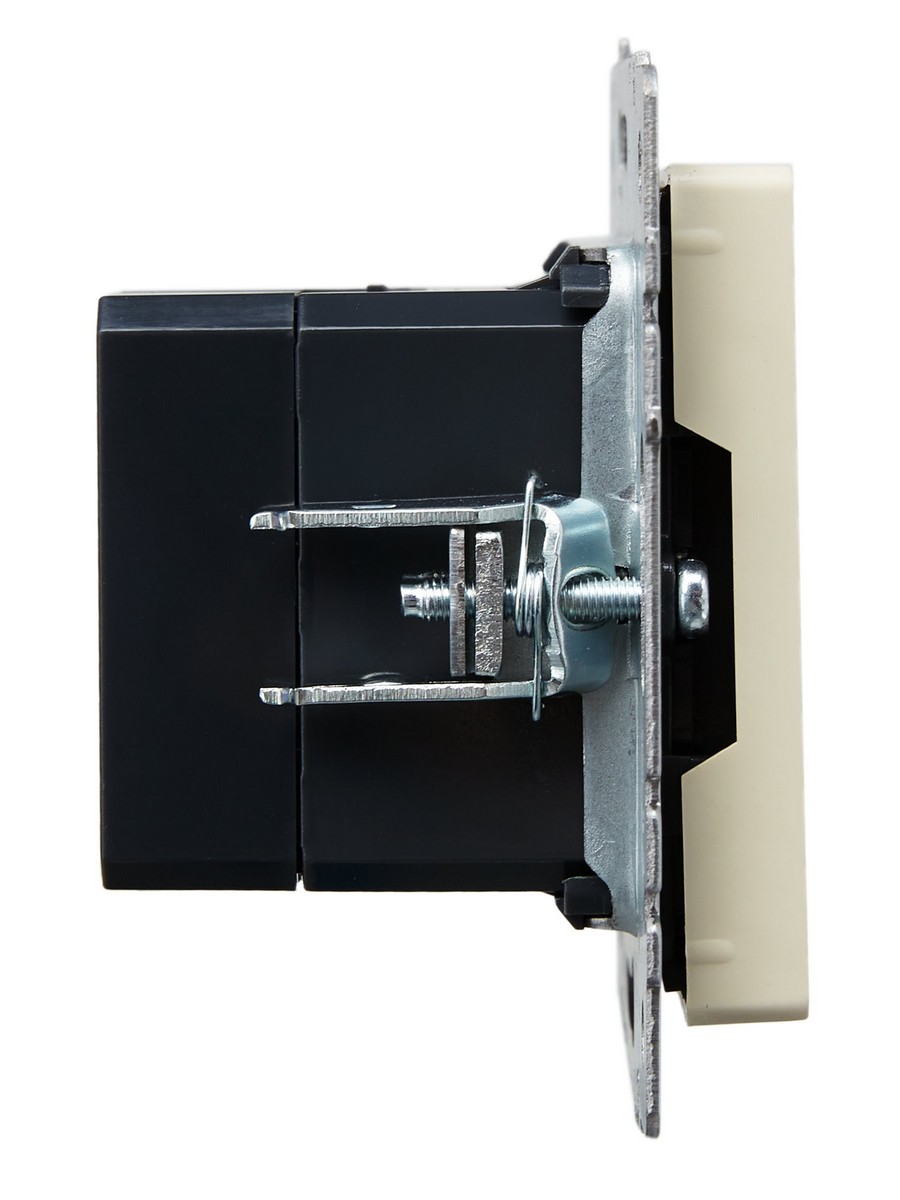 IEK Brite Бежевый Розетка IEK BRITE USB A+A 3,1А РЮ10-1-БрКр бежевый BR-U21-D31-K10