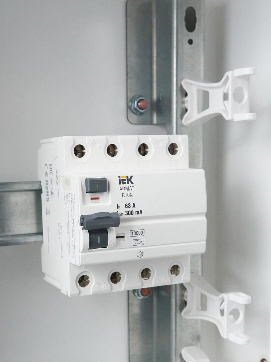 IEK ВДТ УЗО IEK ARMAT R10N 4P 63А 300мА тип A AR-R10N-4-063A300 