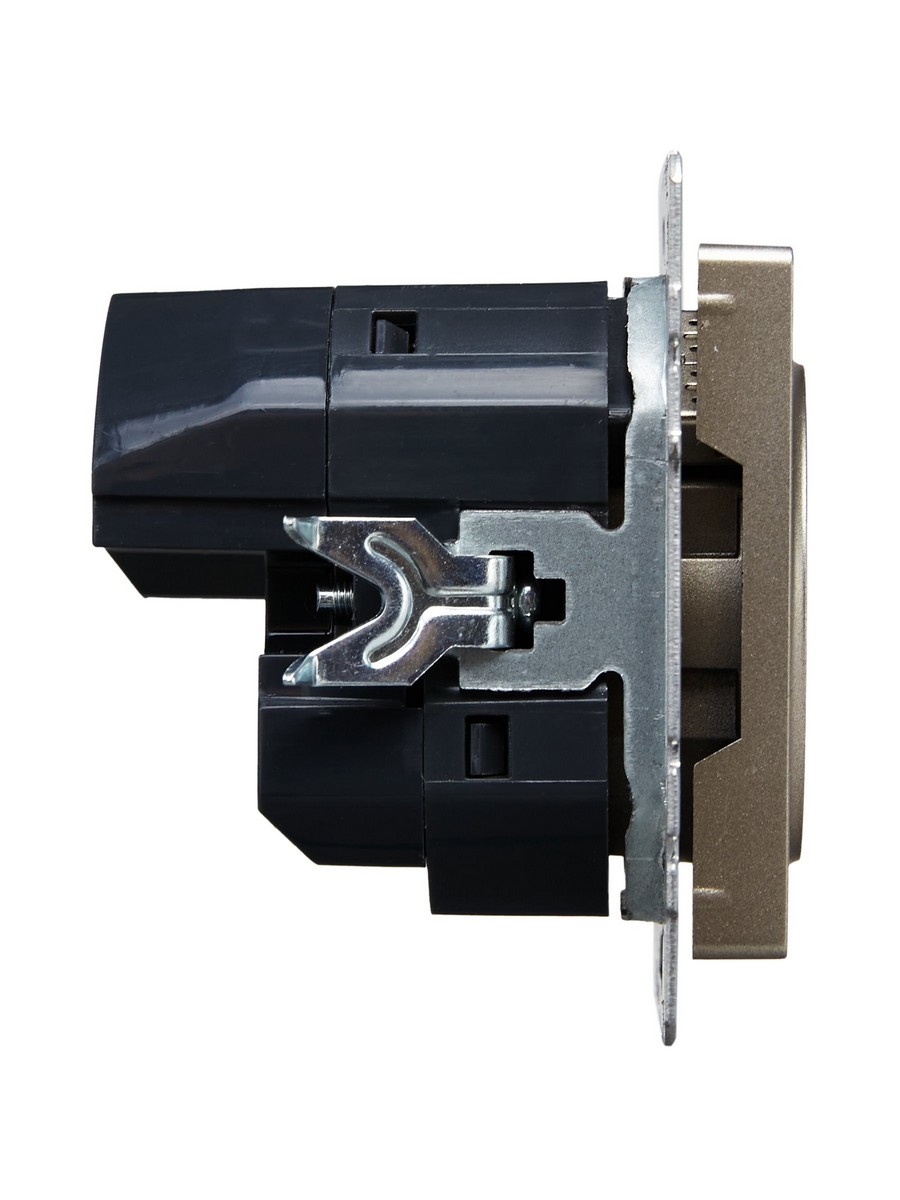 IEK Brite Шампань Розетка IEK BRITE с с/з и шторками 16А с USB A+A 2,1А РЮш10-1-БрШ шампань BR-R14-16-U21-D21-K37